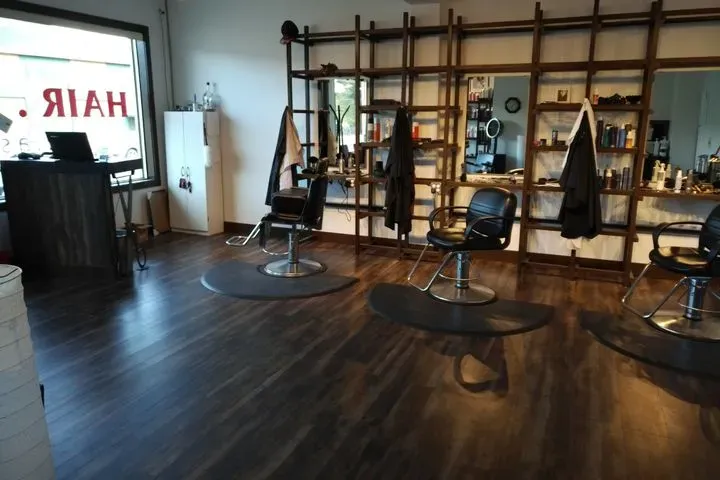 https://cdn.salonspotlight.com/photos/dbg4wvvHKrxvnI4yLnLJ/ebbfbf14-ae7c-4773-938f-d4723af92d8f_720x720