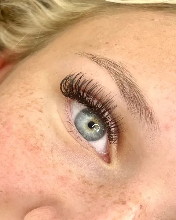 https://cdn.salonspotlight.com/photos/dbgPQAfEuLc9tAtUADT6/dd213859-9ad5-4569-b394-7129e11013c2_720x720