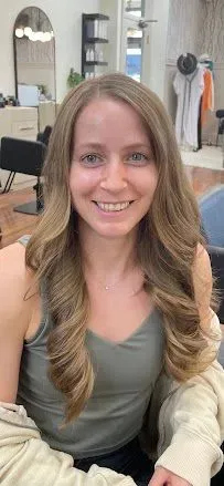 https://cdn.salonspotlight.com/photos/dcfhjbRsk4sxtyXfKMS3/2b6ece48-dd6e-4f0e-ac20-e3a2e7919619_720x720