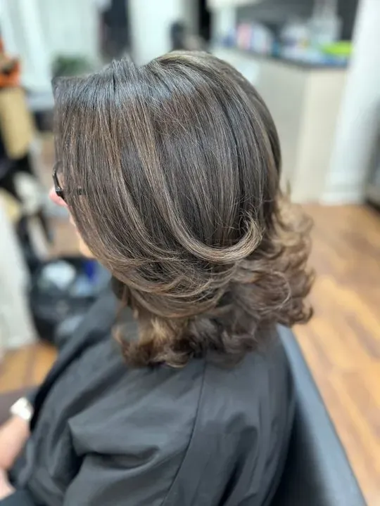 https://cdn.salonspotlight.com/photos/dcfhjbRsk4sxtyXfKMS3/3632aae0-5e1d-4ee4-9d4b-55e1ae36bb18_720x720