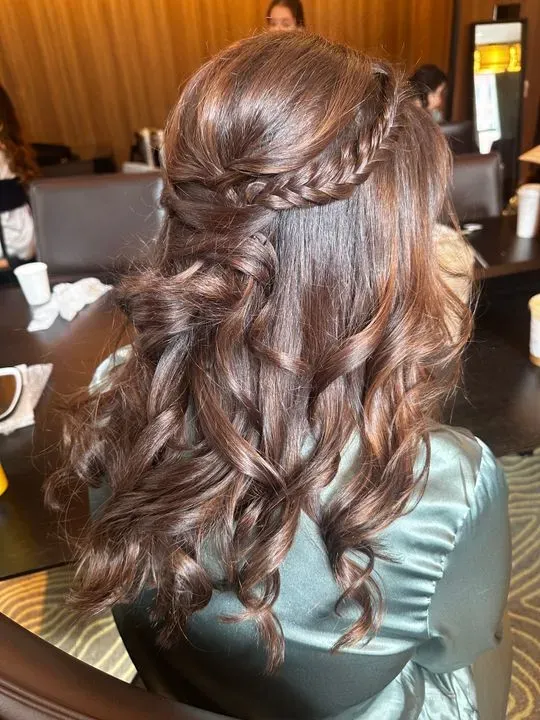 https://cdn.salonspotlight.com/photos/dcfhjbRsk4sxtyXfKMS3/3cc91360-b67f-4b0d-b7bd-4ee8453afdd1_720x720