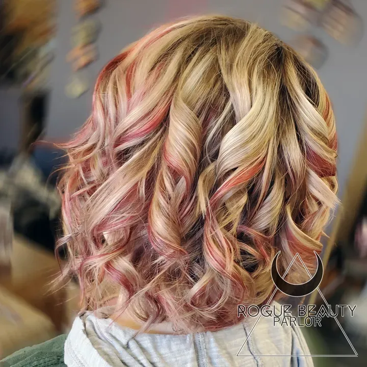 https://cdn.salonspotlight.com/photos/dciBaZv2IF7D1l0nLRUS/760941a7-03f7-4da5-9cee-9918b257d5fc_720x720