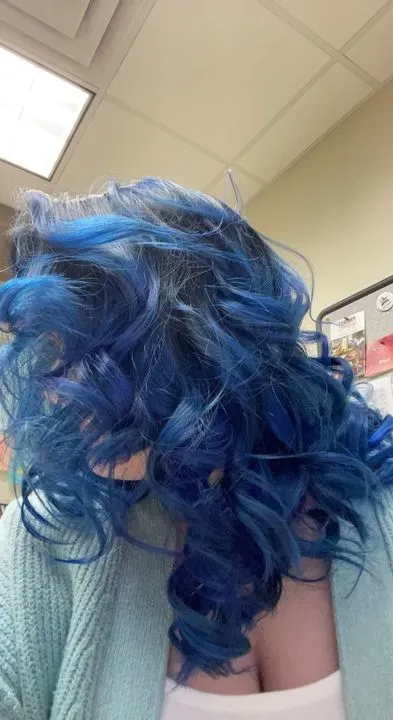 https://cdn.salonspotlight.com/photos/dciBaZv2IF7D1l0nLRUS/94ae9f2d-cbe5-4820-a078-c4fa26057598_720x720