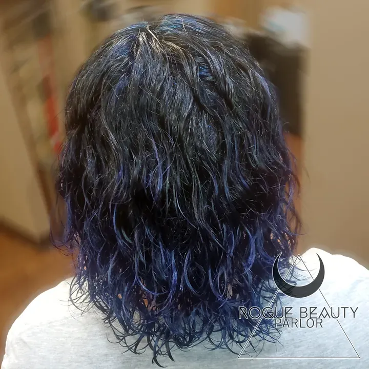https://cdn.salonspotlight.com/photos/dciBaZv2IF7D1l0nLRUS/ec2b1894-dde6-4b52-90ea-c5e0b523c064_720x720