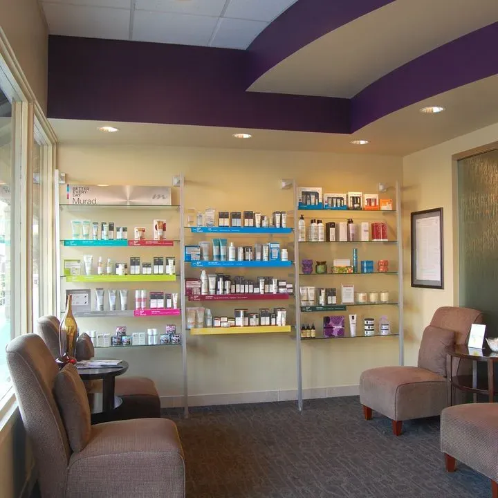 https://cdn.salonspotlight.com/photos/dfgRVUod5DO1TJLQAWAr/61f604d4-b8a7-4ff6-b8e8-80dca7ceb954_720x720