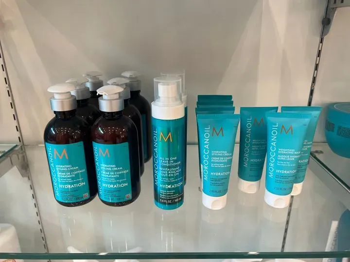 https://cdn.salonspotlight.com/photos/dgPepKJQ0OMs25NuNlgt/0c489e51-c925-4aa2-b583-bb0755c0ab64_720x720