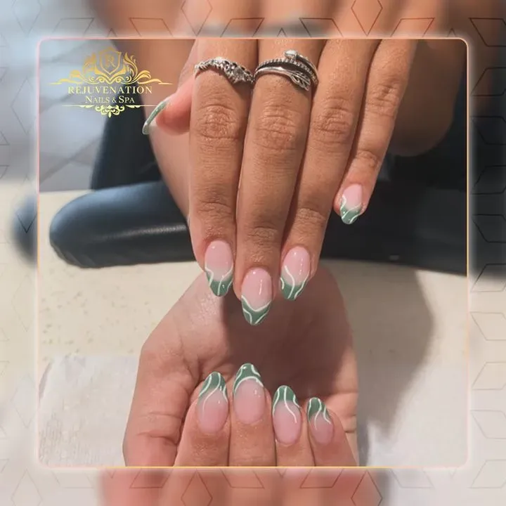 https://cdn.salonspotlight.com/photos/dj7prZjqGuBA7pOJ5l9W/476a4c48-1baa-4671-9c7e-48056685d53e_720x720