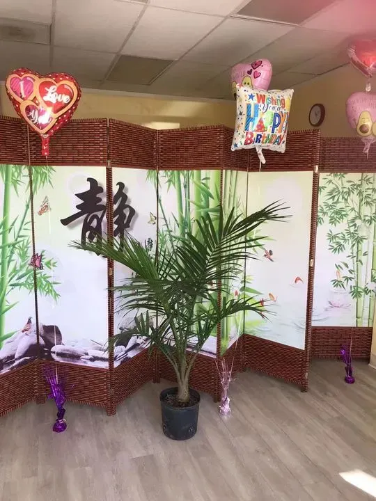 https://cdn.salonspotlight.com/photos/dl0gqN9qelvjYMYQW7Ip/f97a567e-148a-4693-ab53-79f0e314bcaa_720x720