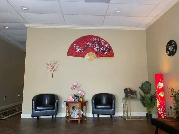 https://cdn.salonspotlight.com/photos/dliK6BgeLHwMziAmkcFf/6905d4c7-9f6a-43d0-b997-3f050a571ed2_720x720