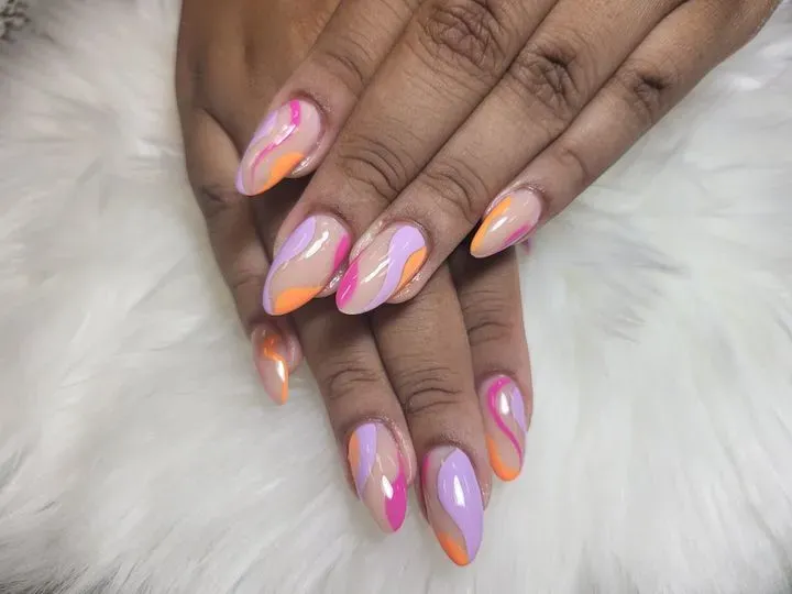https://cdn.salonspotlight.com/photos/dmOZDGediKnnMhlOgbgx/ed5fd5b3-85a9-4c52-9edb-3154f9a7cc19_720x720