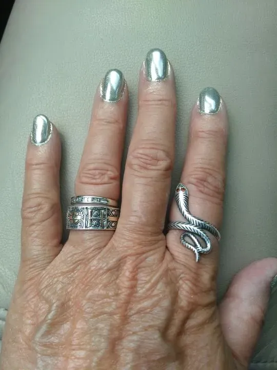 https://cdn.salonspotlight.com/photos/dnuqhFdG4Psa0uKzhlLX/3ca629d5-353a-4611-beb9-ed56d87e7b2c_720x720