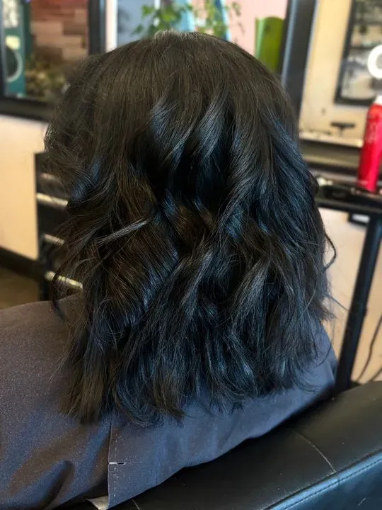 https://cdn.salonspotlight.com/photos/dnw9EZRd42ZIi6EeqGWY/4694e2d2-a5a3-445a-9cc4-30eae23922bc_720x720