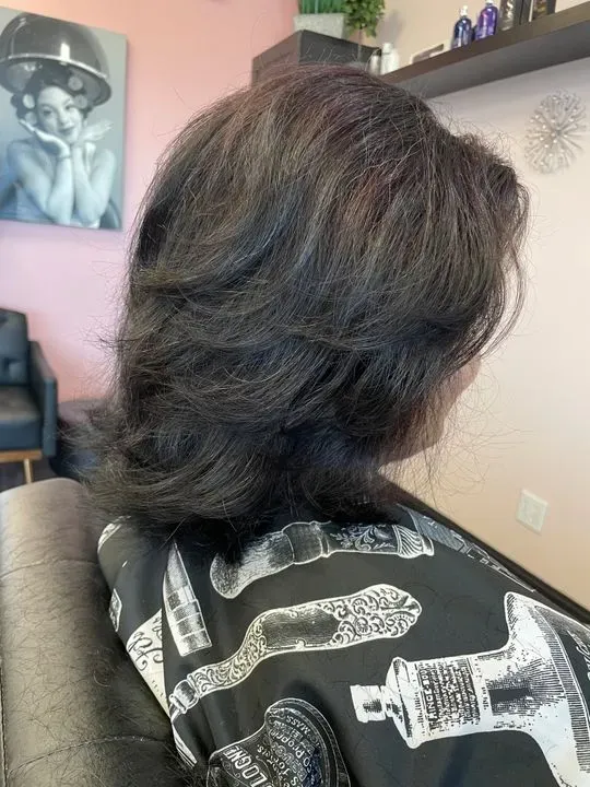 https://cdn.salonspotlight.com/photos/dnw9EZRd42ZIi6EeqGWY/ad0f5490-a2ef-4ce2-9844-f81090d5a87d_720x720
