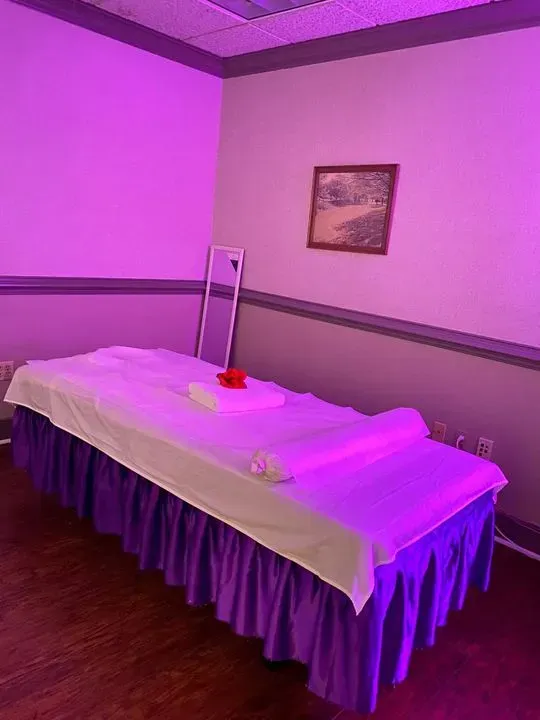 https://cdn.salonspotlight.com/photos/doSWOeDuLNLl371Hv1c8/e1a1d5ee-2ccc-470d-86de-3e1eaad28ea1_720x720