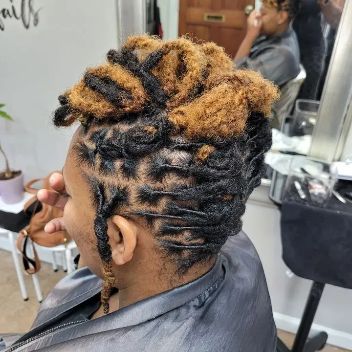 https://cdn.salonspotlight.com/photos/drGI5DRFhopvHLMVmQq1/4fa57c0c-f35d-49e3-b29f-47a99760e0bc_720x720