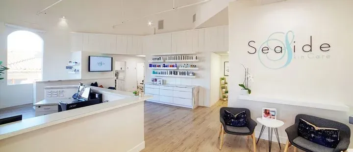 https://cdn.salonspotlight.com/photos/ds7NmITEXCJ7IZGsOD0P/b4d99c66-ac7b-4bb6-8310-62b7bac98f05_720x720