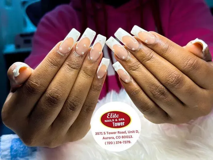 https://cdn.salonspotlight.com/photos/dsGIaBcgx7a3kSoeJJWA/c3d029e0-9f1e-4da6-bcb6-7170a025d833_720x720