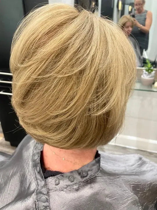 https://cdn.salonspotlight.com/photos/dswSzCGGHlagshcCiwJO/1f120785-536f-47c9-b403-b4828d961e87_720x720
