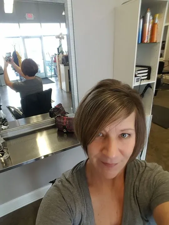 https://cdn.salonspotlight.com/photos/duFabUX2OT5JBT9zQvEi/50a067ce-42c5-4d53-a55a-e3fbfd45d6f2_720x720