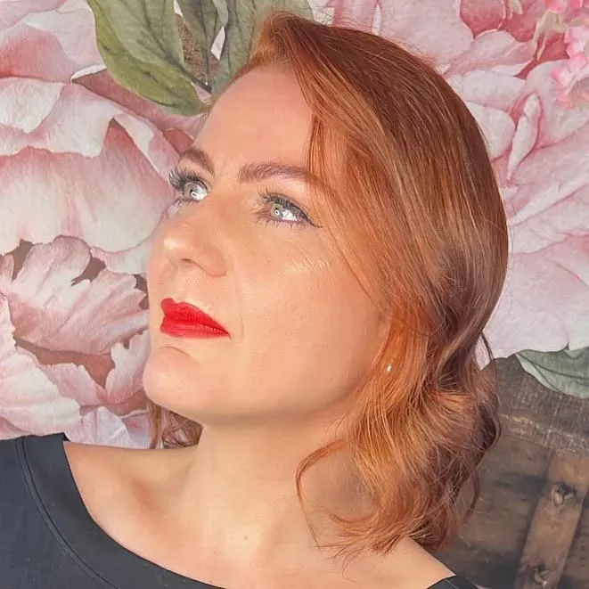 https://cdn.salonspotlight.com/photos/duYx6lvfWXK2yXtiauc4/07dc21d9-c0c7-4f8f-95bc-22c74220758c_720x720