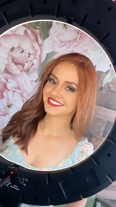 https://cdn.salonspotlight.com/photos/duYx6lvfWXK2yXtiauc4/fdd292a4-a231-404f-a151-2df4c1efcdbf_720x720