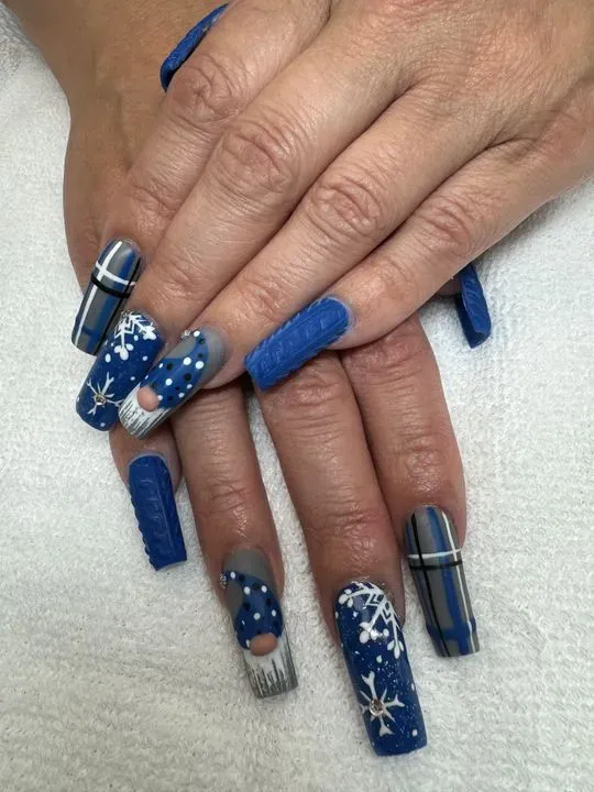 https://cdn.salonspotlight.com/photos/dvH9Pj2ik4OZ7MfjIjX5/171ff52a-aa8b-441b-beae-65c9dfc51462_720x720