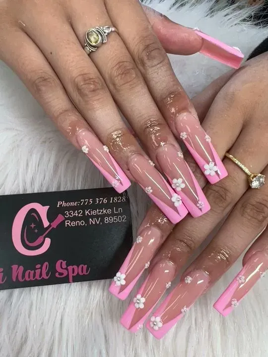 https://cdn.salonspotlight.com/photos/dvH9Pj2ik4OZ7MfjIjX5/63d5f474-872f-4afa-b373-037e8f42f625_720x720