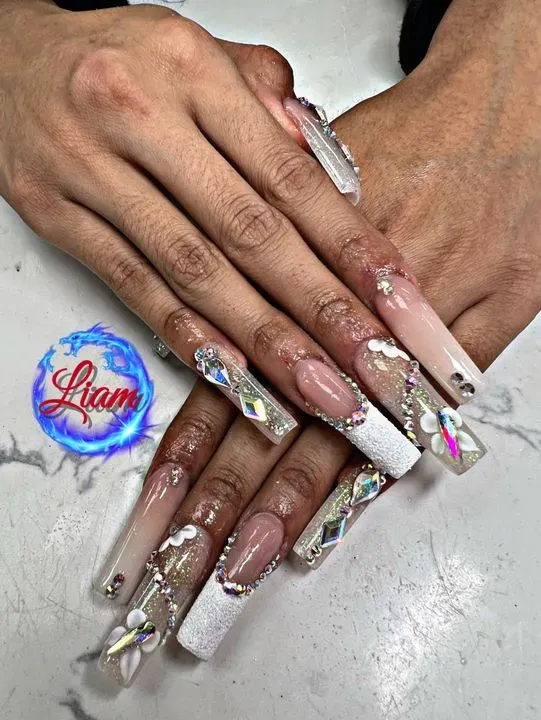 https://cdn.salonspotlight.com/photos/dvH9Pj2ik4OZ7MfjIjX5/a869fec7-eb48-47ef-88cf-5f9f2fc95886_720x720