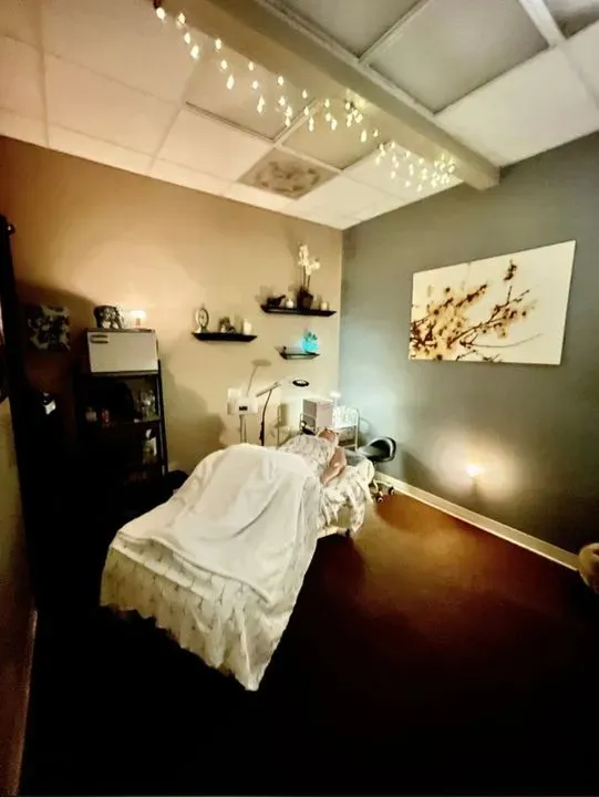 https://cdn.salonspotlight.com/photos/dwBTn41yX16m6JtafTz4/3a9be219-378a-4716-a555-c2db44afc96c_720x720