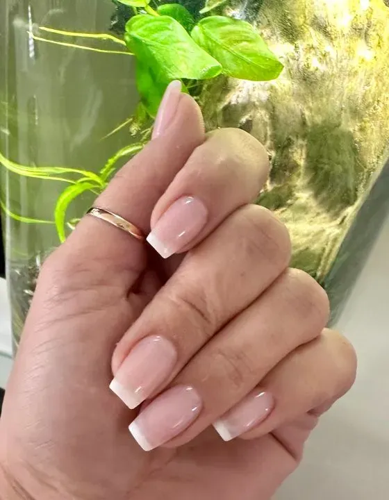 https://cdn.salonspotlight.com/photos/dxJGieP6Q26z4DYXye5k/30622118-b148-4a39-8806-85355baedf0d_720x720