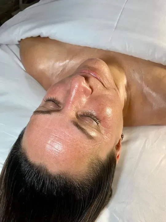 https://cdn.salonspotlight.com/photos/e1EBIniZODAMhtzZyPcl/9676aa4d-cc3a-4d6a-a66e-950ef9653744_720x720