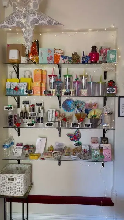 https://cdn.salonspotlight.com/photos/e1PQCp3p6IWeWRlfwi4q/49eda542-e268-47e2-b49f-9178f08a4cdc_720x720