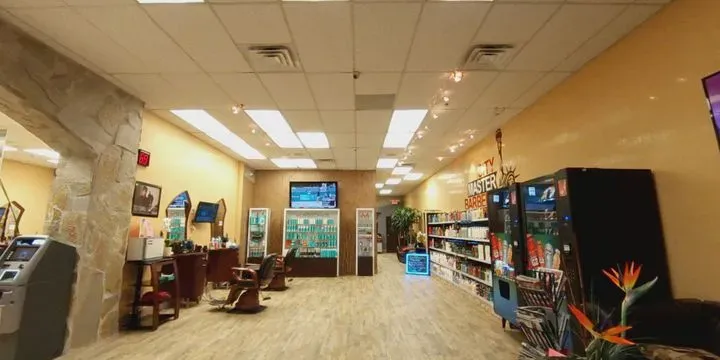 https://cdn.salonspotlight.com/photos/e2Y5PwmpFHb1vd8T9tLO/77d80406-8d42-4b21-9ea6-55536ff52867_720x720