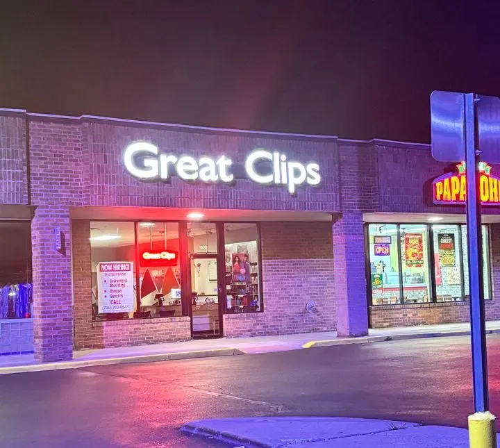 https://cdn.salonspotlight.com/photos/e463khKZTPis2vuNqP3r/8b4d7da0-3065-45a8-98c3-e58894694163_720x720