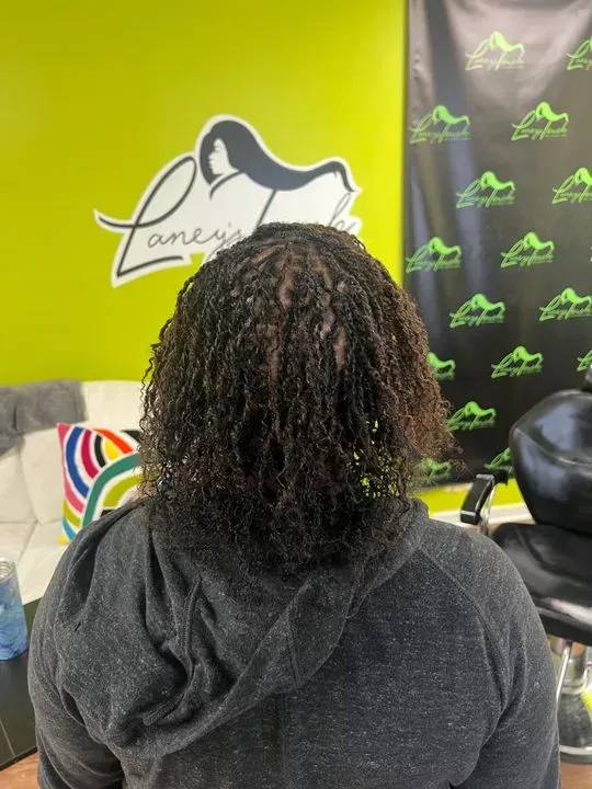 https://cdn.salonspotlight.com/photos/e5t6ephFzxXPRfV4ZthT/83647544-53ab-464e-abb4-e8595bc1361b_720x720