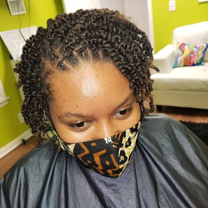 https://cdn.salonspotlight.com/photos/e5t6ephFzxXPRfV4ZthT/b3e033e2-0e7a-41b5-b96d-86b8aa1736da_720x720