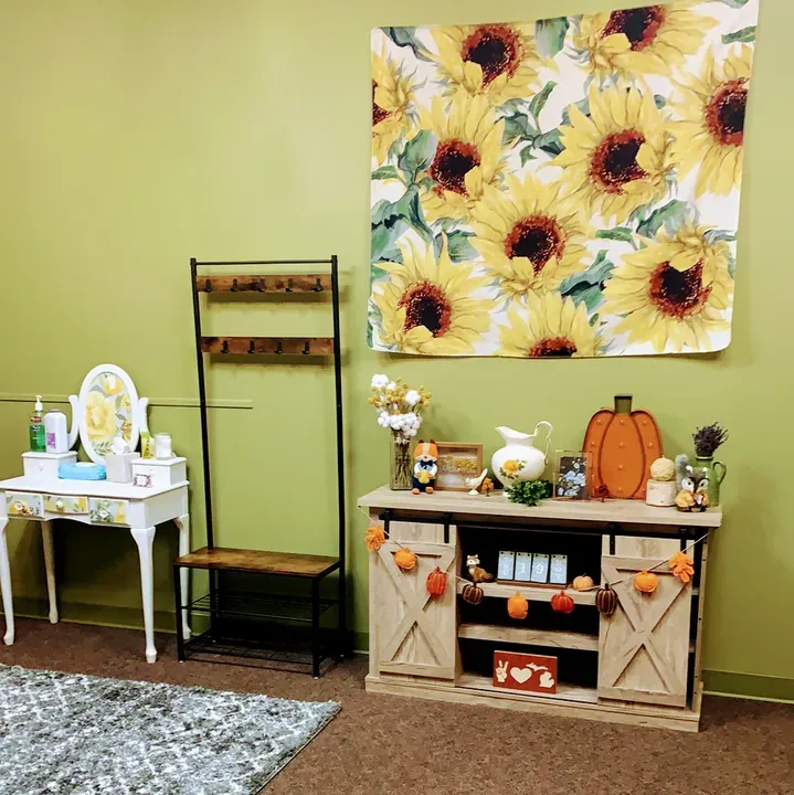 https://cdn.salonspotlight.com/photos/e9dOpJUkaoC1iL5CKd1q/85f73c77-1354-4f66-b835-901659b3eb14_720x720