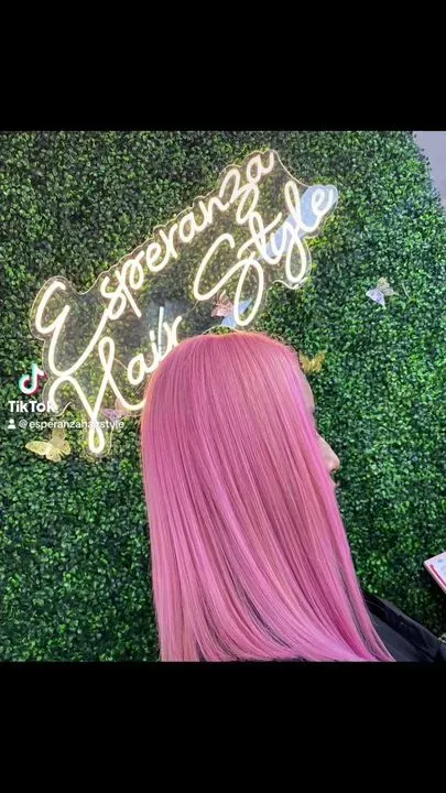 https://cdn.salonspotlight.com/photos/eANpWXPRXcMpcGAsxMgl/6dbe971f-0055-4be2-b70d-7c48c10bc902_720x720