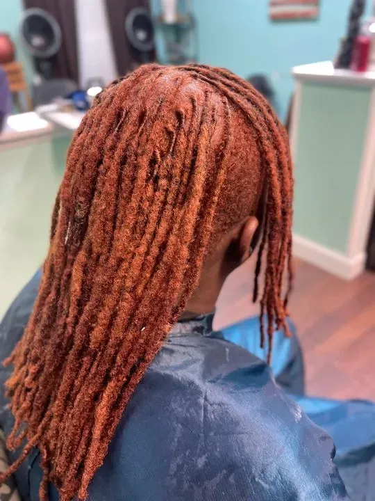 https://cdn.salonspotlight.com/photos/eBMeLaOMqdMnBc21AdfS/3cc4a35b-7e3a-4c7c-b738-508a5d328a67_720x720