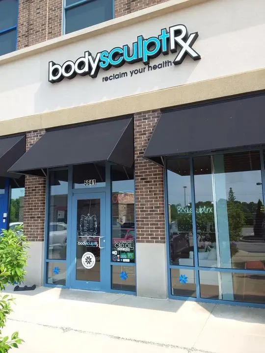 https://cdn.salonspotlight.com/photos/eBXOeciw4togfW4zqQDf/d4be1d58-9d55-4a6d-ae7a-6b30d0c141f2_720x720