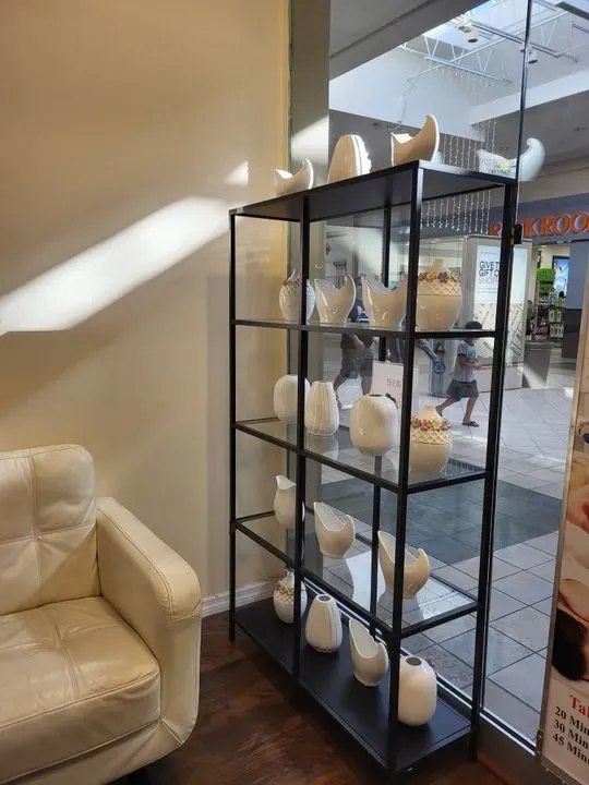https://cdn.salonspotlight.com/photos/eD3M36fNDdR8YW8OUqxs/cd7dc9e0-4485-4fca-a229-49f3a39821cf_720x720