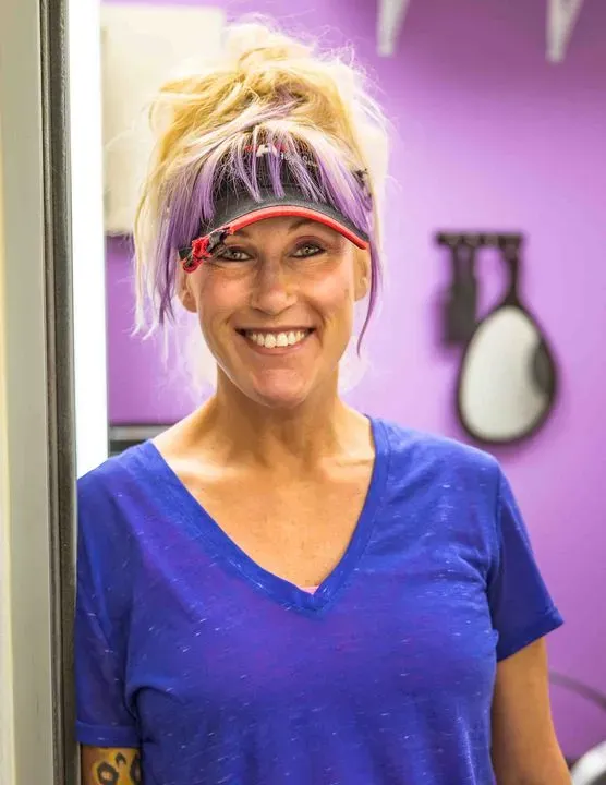 https://cdn.salonspotlight.com/photos/eDFox9zsMocHmdnn7pe9/1ab180b7-61f0-41e1-b367-5cded0a93564_720x720