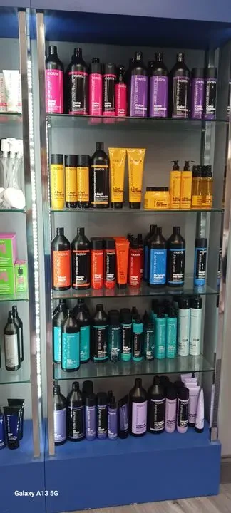 https://cdn.salonspotlight.com/photos/eFT9RJSJKqpUzRcW4ZuS/a73dda2c-f4b3-4fa2-9de4-c7e1ba756589_720x720