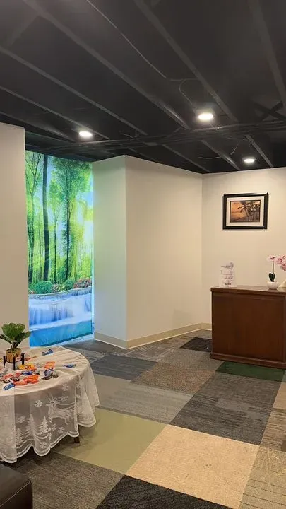 https://cdn.salonspotlight.com/photos/eGT0gOLUKdbWYGtx2dJq/1b72e232-091c-4019-b70f-fc3299cd9347_720x720