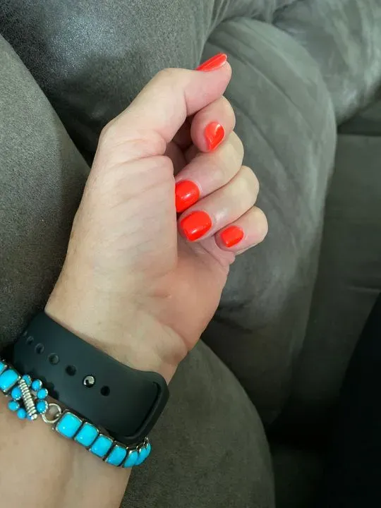 https://cdn.salonspotlight.com/photos/eGeSmsgQrDqs1WVSxNjV/b7e39f40-e9f6-465e-beb4-5bba211d31a4_720x720