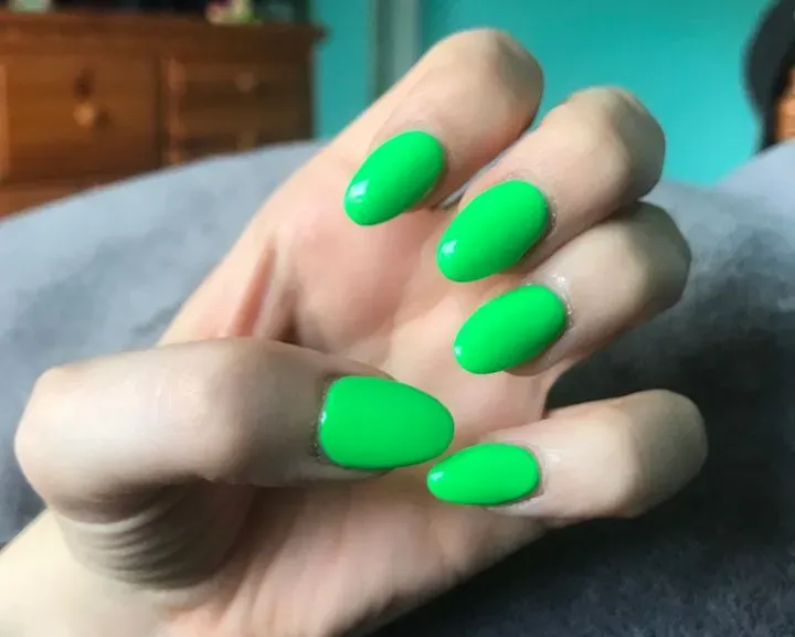 https://cdn.salonspotlight.com/photos/eGeSmsgQrDqs1WVSxNjV/e87a985a-b8e0-416b-99f3-1b67fe560236_720x720