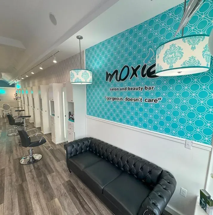 https://cdn.salonspotlight.com/photos/eLMQMmC3ZW4OaSYMDNdQ/5b4f552c-14e5-417c-8495-bf1aaf1c0ae6_720x720