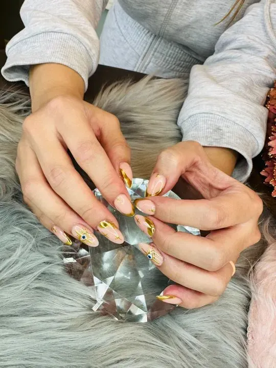https://cdn.salonspotlight.com/photos/eMHP87vFjlrThHkiOdGf/1d95ef10-93c1-4458-bd89-143b205be356_720x720