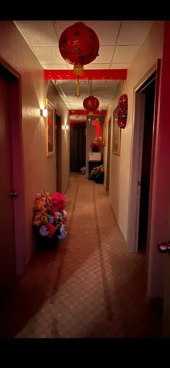 https://cdn.salonspotlight.com/photos/eMIXPh4ftYeNZHmXGB4w/03c41af6-7294-470d-a854-86a08cfd9bf7_720x720