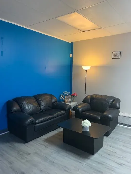 https://cdn.salonspotlight.com/photos/eMLO4Zg0S8nTn9rp6svd/4ef84afd-81dd-4a5c-aa4b-8ee4bc17a384_720x720
